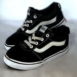 Vans - boys - authentic black & white